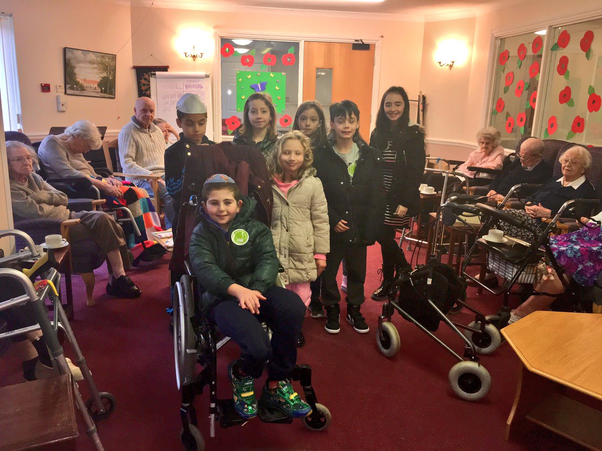 BladeBoyRio's tweet photo. Rio/Bushey Cheder made photo frames for Heath House @MitzvahDay @TheTribeUK @UnitedSynagogue
#MitzvahDay #md16 #TribeUK #AlephProgramme 2/2 https://t.co/0OeJXs1S5O