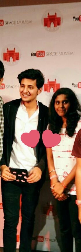 RajashreePawarD's tweet photo. Thats my hand made card in this hands❤❤❤ #DarshanKeDarshan @DarshanRavalDZ love you soo much.It was good to talk with u..Ur jst so amazing https://t.co/XNeNcZ3WfX