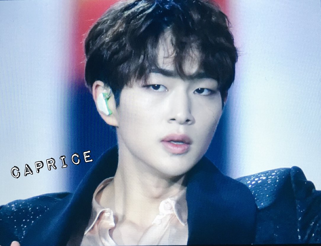 pre 2016.11.27 서울드림콘서트
#온유 #onew #샤이니 #SHINee
<a href="/skehehdanfdldi/">이진기onew</a>