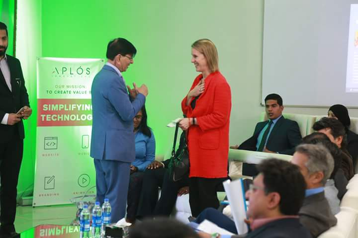 kasbitofficial's tweet photo. Kasbit is honored to welcome US consule General, Ms. Grace W. Shelton  #KASBIT #SWkhi16 #Academicpartner #Aplosinnovation #Seedventures#Day3 https://t.co/7BsRMMWLLU