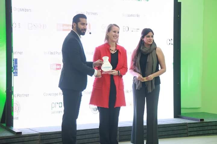 kasbitofficial's tweet photo. Kasbit is honored to welcome US consule General, Ms. Grace W. Shelton  #KASBIT #SWkhi16 #Academicpartner #Aplosinnovation #Seedventures#Day3 https://t.co/7BsRMMWLLU