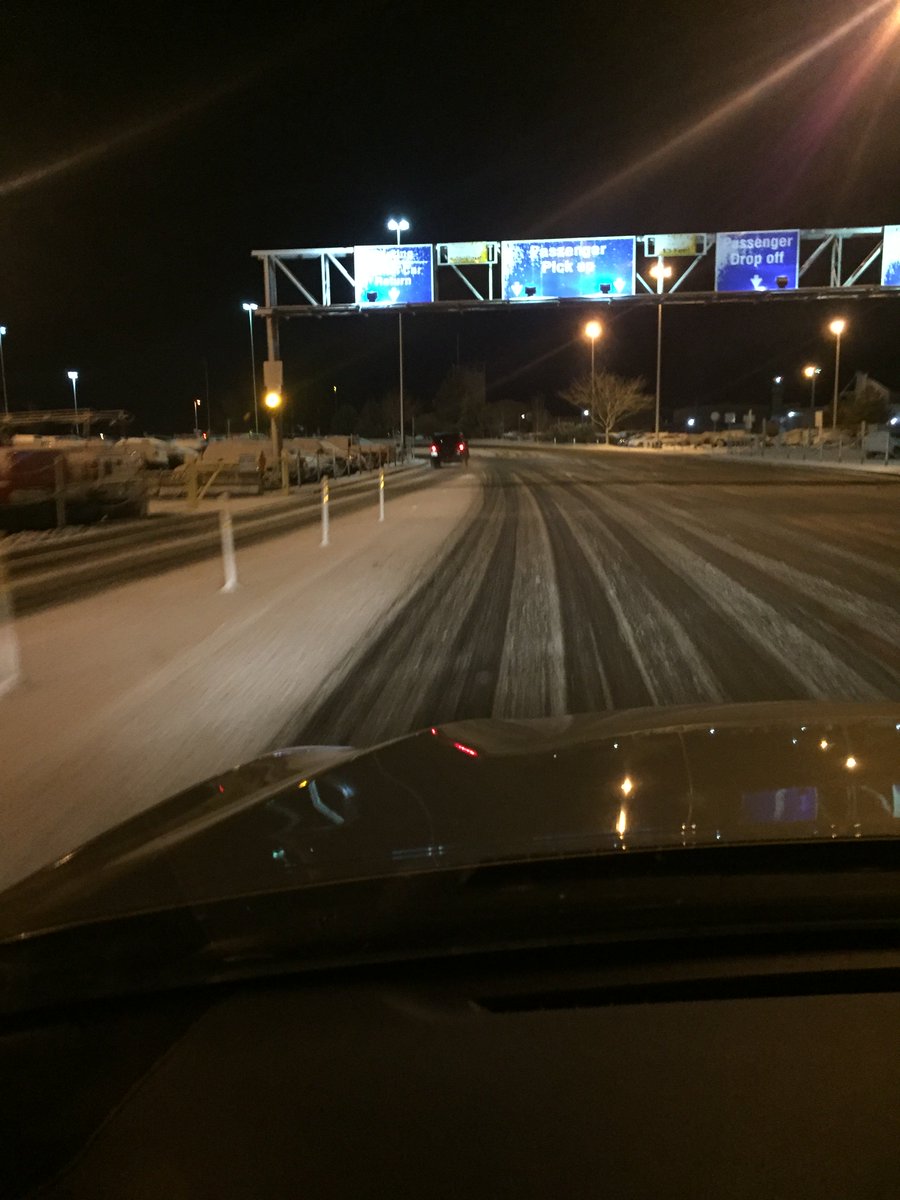 RNOAv8r's tweet photo. Airplanes are moving @RenoAirport but the roads are slick coming in. Drive carefully and our #RNOsnowteam will keep your runway clear. https://t.co/4VBYkYIVvs