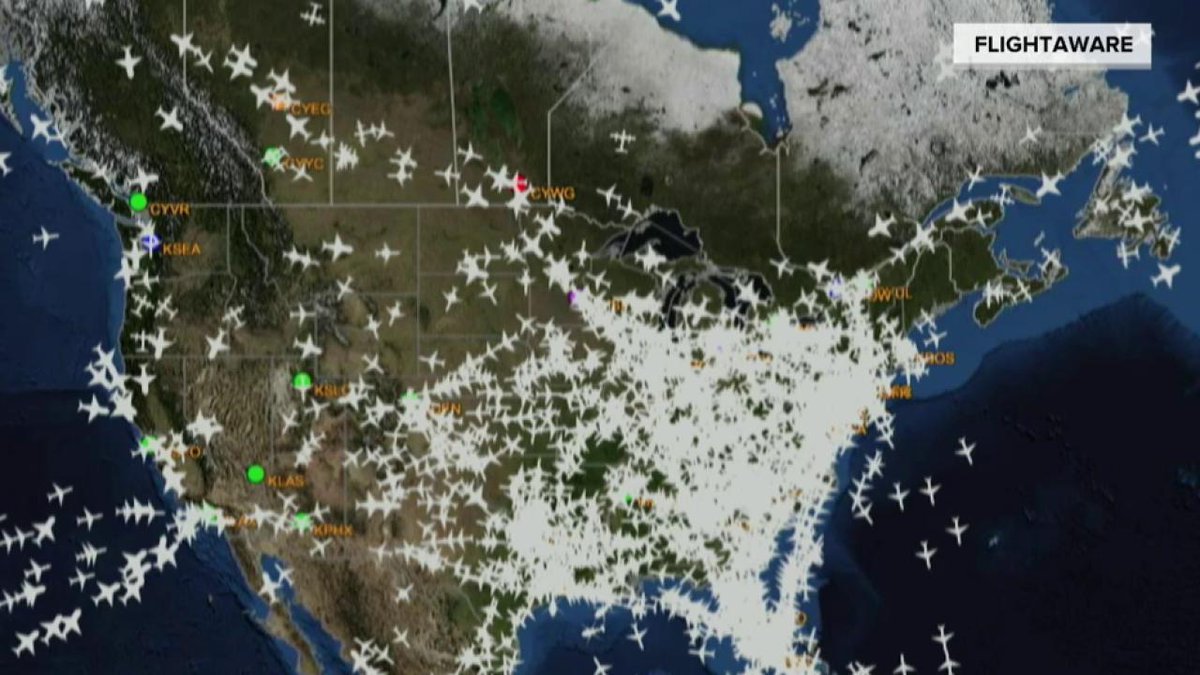 TODAYshow's tweet photo. Millions of Thanksgiving travelers flying home with few delays https://t.co/WeaL2wzXuv https://t.co/O1ukpfgRSs