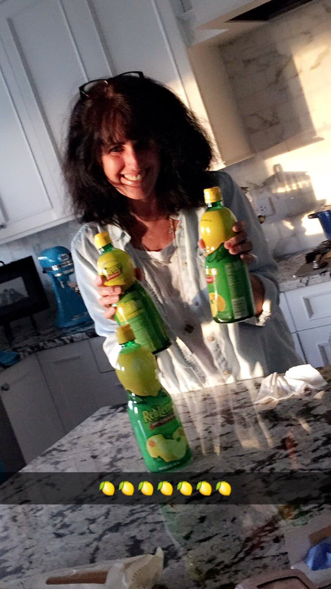 SamMorris99's tweet photo. Happy birthday @murphygib !! you are the best &amp; I hope u have an amazing, lemon juice filled day ❤️👩‍👧‍👧🐔🍋 https://t.co/6MVYh4l82D