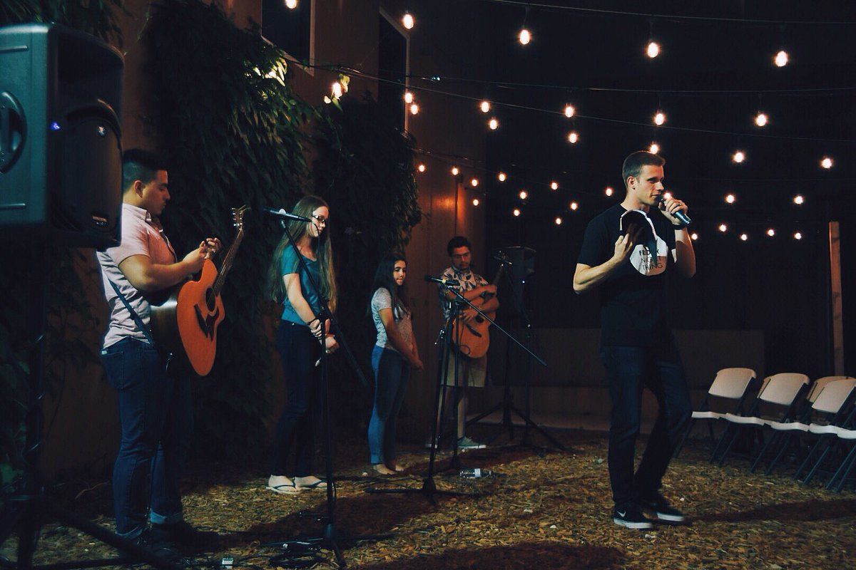 HSMCCFL's tweet photo. God has a plan for your past, gifts, and future. Now obey. // We had a great time last night at our backyard service! [Divine Purpose] https://t.co/xP5lqu1L1K