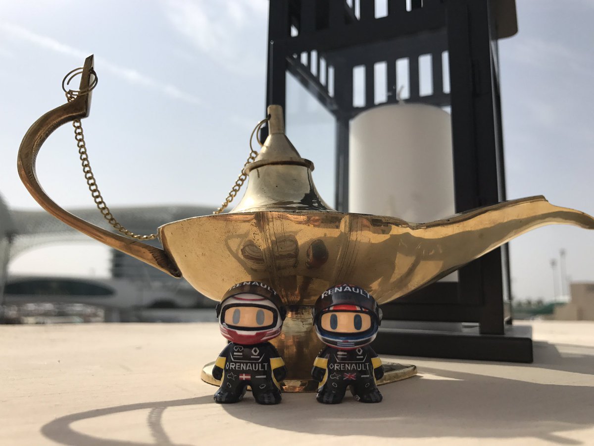 AlpineF1Team's tweet photo. Taken earlier. Not sure what #MiniKevin & #MiniJolyon wished for but we'll be having a word!
#AbuDhabiGP #F1Finale https://t.co/L6PA2Q87rU