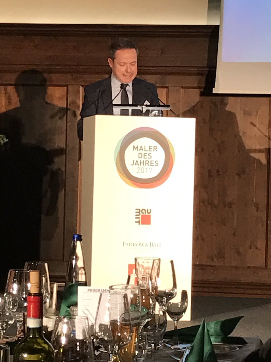 MalerBecker's tweet photo. #MalerdesJahres in München am Freitag Abend. Mit uns als ausgewählte Firma und zum ersten Mal mit #farrowball als Sponsor.Bereicherung ! https://t.co/w3uNr2tlO2
