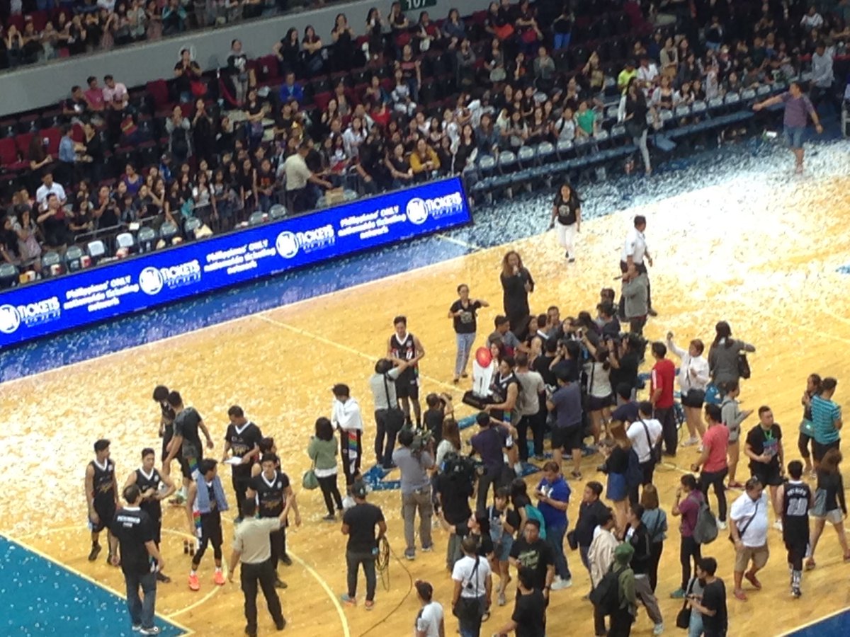 SpeakForDaniel's tweet photo. Once Again Congrats Team Daniel 
p.s. Sorry walang magandang shot :( #TeamDanielKapamilyaPlayoffs https://t.co/8uX8PQpAth