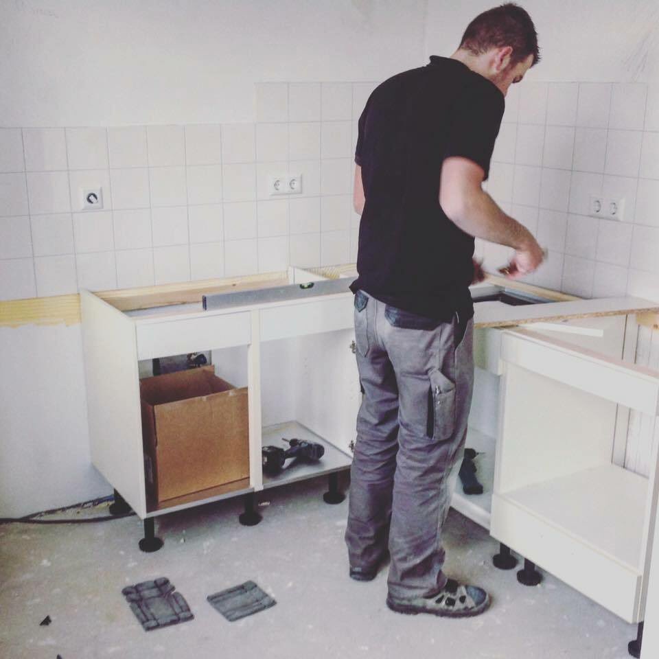 vanDijkkeukens's tweet photo. Gezocht:allround montagemedewerker #interieurbouw #keukenmontage #vacature #bedum Reageren kan tot 12 dec via cvdijk@vandijkkeukenmontage.nl https://t.co/c69QKiaMCO