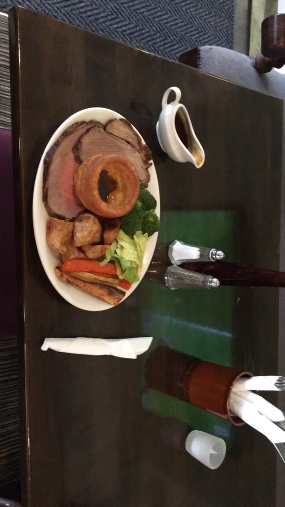 MitchellKitchen's tweet image. Come and join us for you Sunday roast! ONLY £8.95!!!!🍽