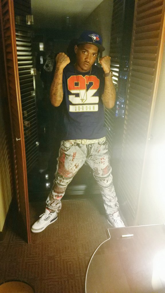 chapo_top1pop1's tweet photo. Im up next yu got 2 eyes bitch i kno yu see this ๐ #ruffway #fgshit #freethagang https://t.co/nsnDnn6fj4