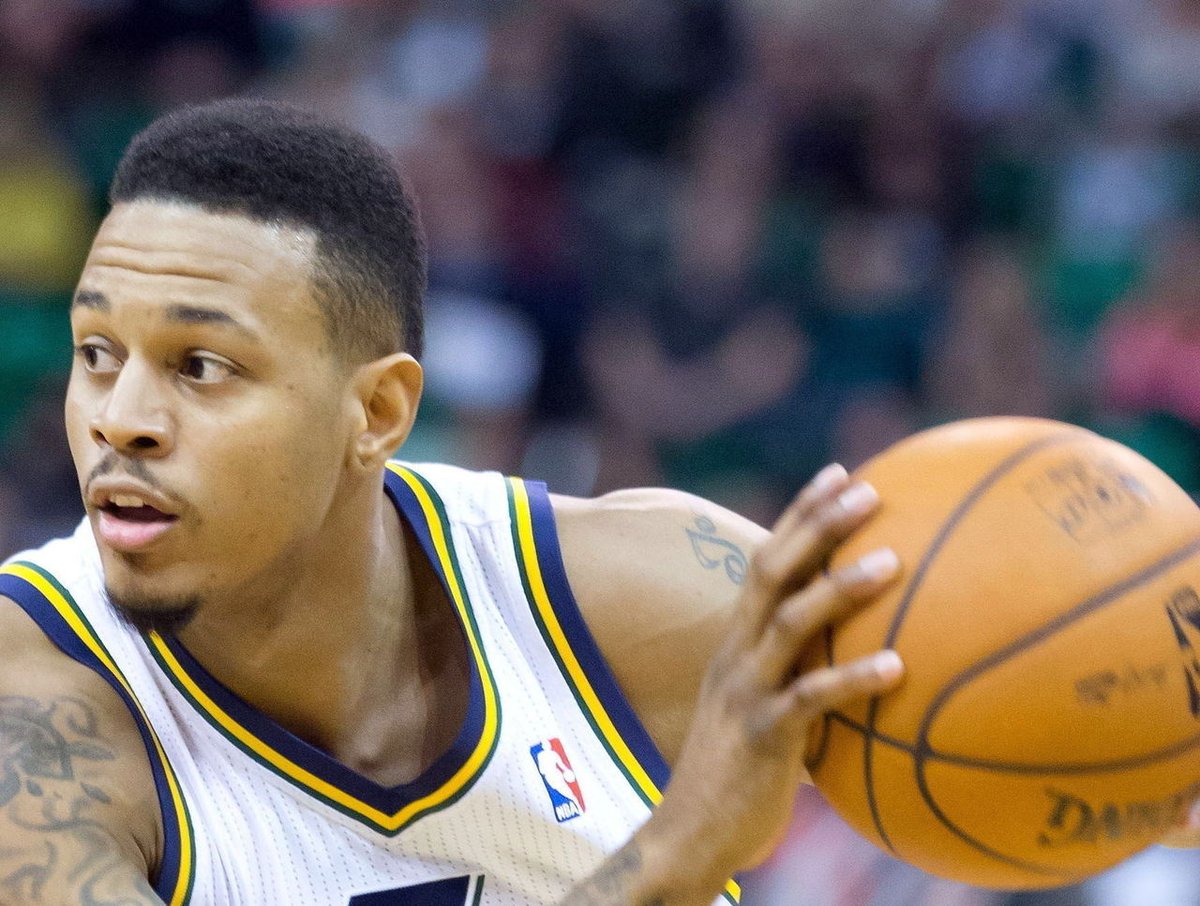 zesty_warriors's tweet photo. Watch: Warriors fans give #BrandonRush standing ovation https://t.co/bcts8OBCcn https://t.co/s1MyX7UJrf