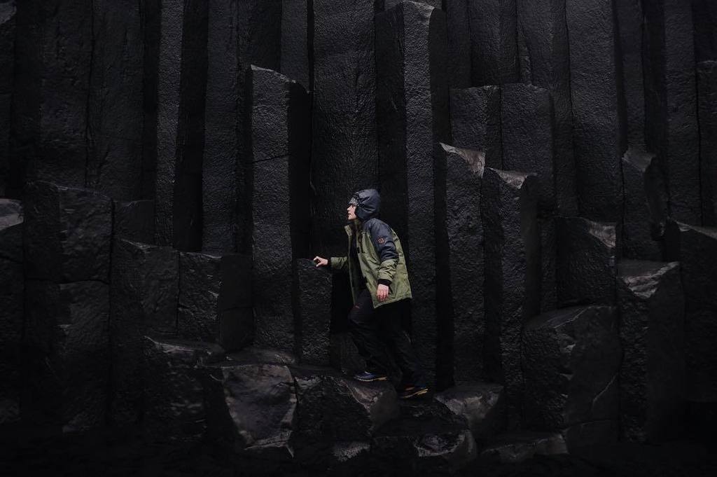 ashleedsmith's tweet photo. The climb... featuring @briediculouz at the Vik Black Sand Beach
.
.
.
.
.
.
@icelandair @… https://t.co/DR0o6jV7Pz) https://t.co/fVQU09EcLm