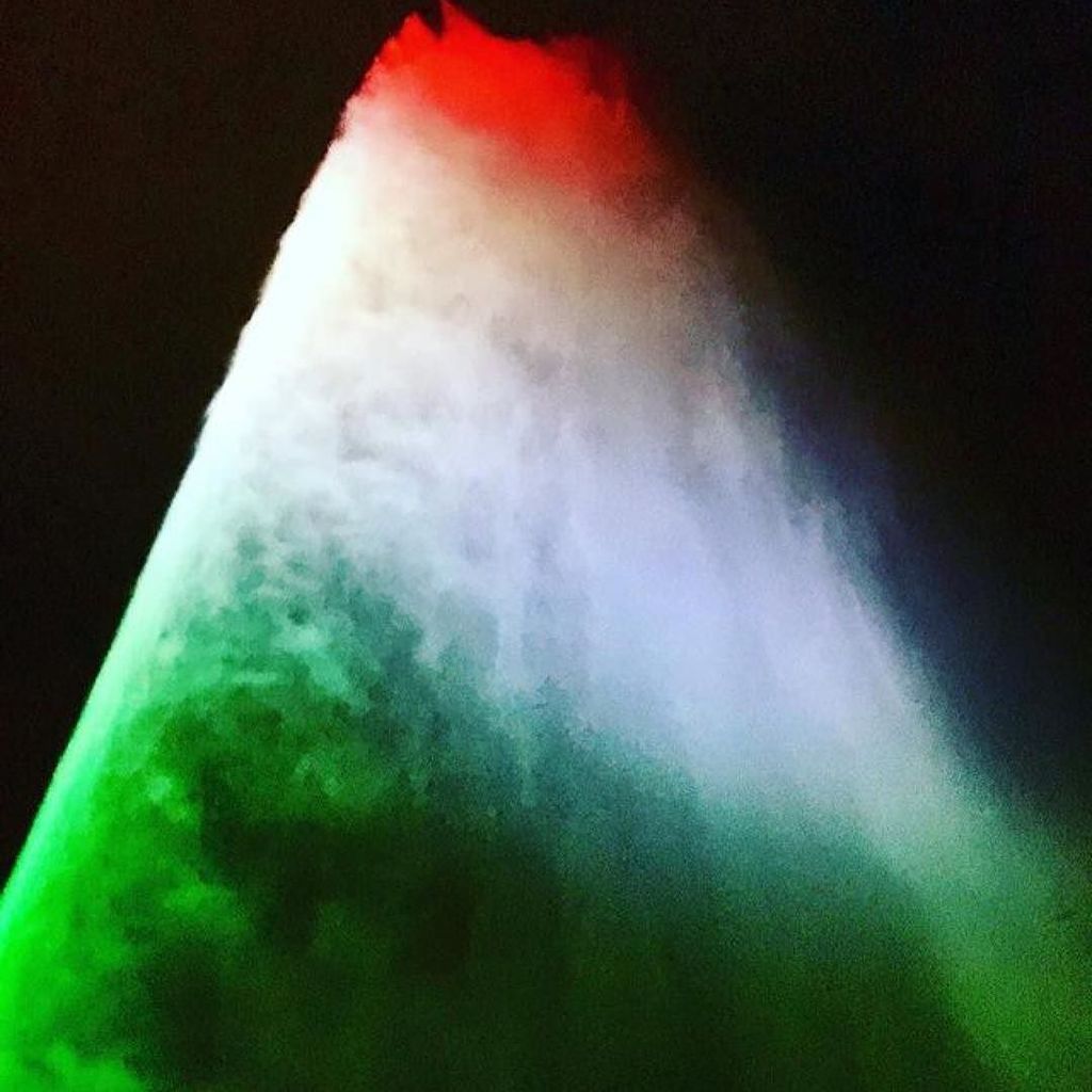 LeJetdeau's tweet photo. I can shine in a lot of other colours ⛲️🇨🇭 Je peux briller de toutes les couleurs🇮🇹 #LeJet… https://t.co/jdOREPUwuo https://t.co/FU08947KhP