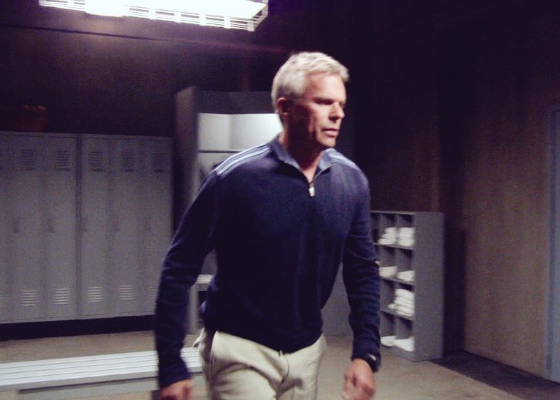 rsundayr's tweet photo. I'm really enjoying the off-duty Brigadier General look 🔥#StargateSunday #JackONeill #Yowza https://t.co/MsMmzcvYPo