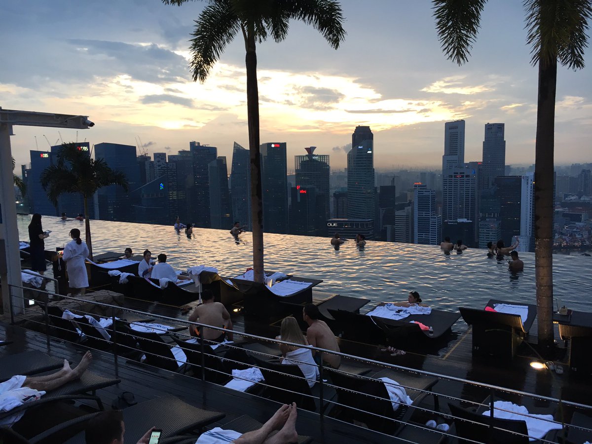 hnatojko's tweet photo. Delivering the world's fastest smart badge to attendees at the amazing #MarinaBaySands #eventtech #eventprofs https://t.co/FuDryHlQcZ