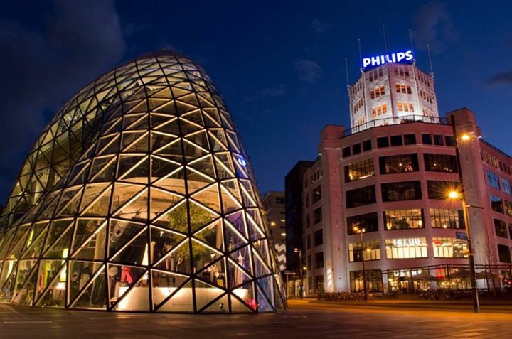LintermansM's tweet photo. #Eindhoven, is niet alleen de #gekste, maar ook steeds meer #trendy, #gezellig, #cool. https://t.co/VhAP0vUues
