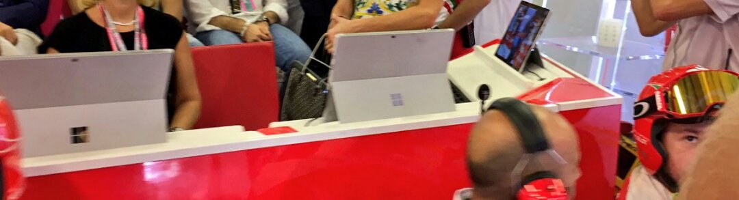 victorito's tweet photo. The real reason why @ScuderiaFerrari just can't get faster.. #Windows all over the place #AbuDhabiGP 🐢 https://t.co/qyCCPfTvuc