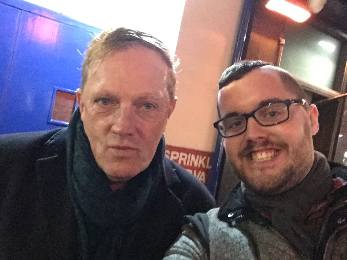 rudders89's tweet photo. @Dongallagher8 You were sensational and wonderfully villainous as Jafar in Aladdin yesterday and was so lovely to meet you at stage door https://t.co/dsCo95ZEDu