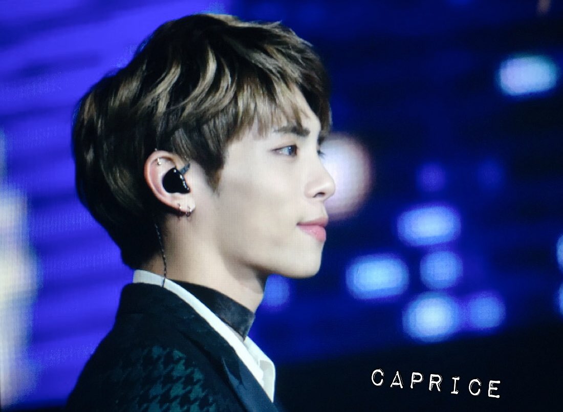 pre 2016.11.27 서울드림콘서트
#종현 #Jonghyun #SHINee
<a href="/realjonghyun90/">김종현</a>