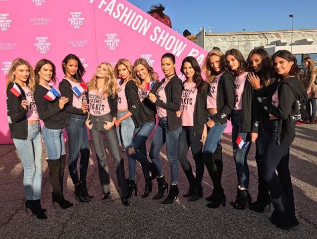 theangelsvs's tweet photo. #VSFashionShow #VSFS2016 ✈️👼🏼💗 https://t.co/Uui7xe6pNj