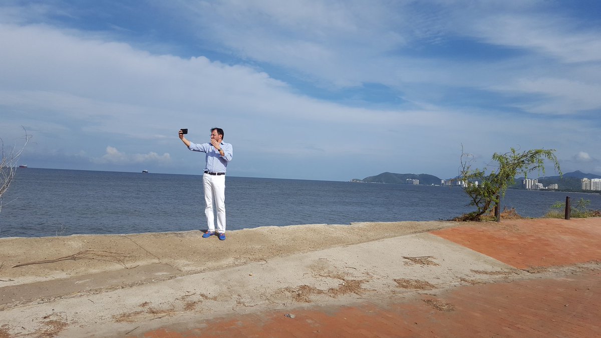 omarhgarcias's tweet photo. Bienvenido a Santa Marta, La Magia de Tenerlo Todo! @DiegoASantos éxitos en  proyecto que ayudara a la promoción del destino.@HotelesenSmr https://t.co/BV9i4vKc51