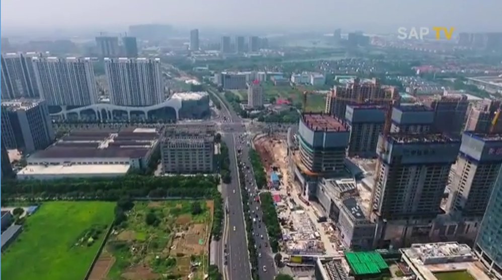 SAP's tweet image. 8 mill. people, one mill. cars, 10,000 cabs, 7,000 buses, and 1 smart traffic system. Nanjing flows with #SAPIoT spr.ly/60118yMpv