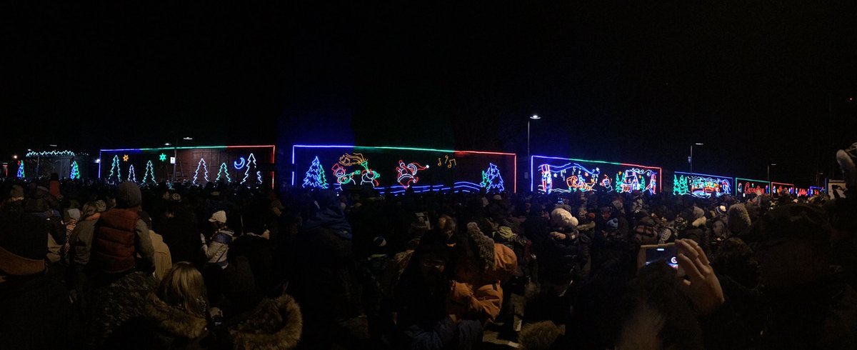 mysoundworld's tweet photo. #holiday #train https://t.co/TvdA8Li6LN