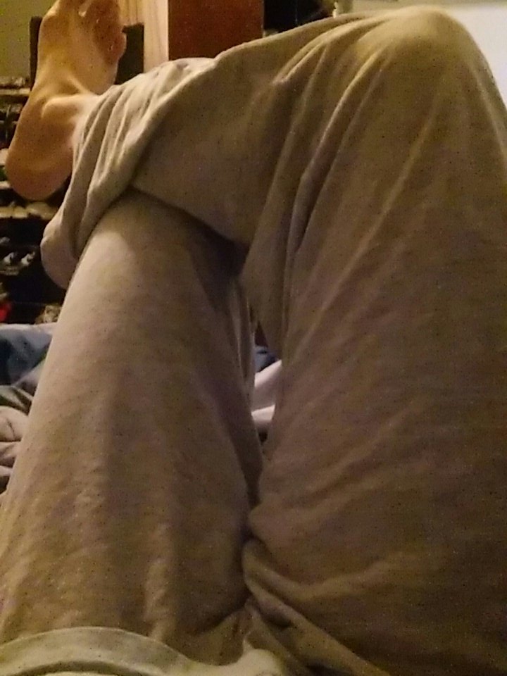 pbraxton's tweet photo. So what's up with #GreySweatpantsChallenge https://t.co/srIfU4eFjm