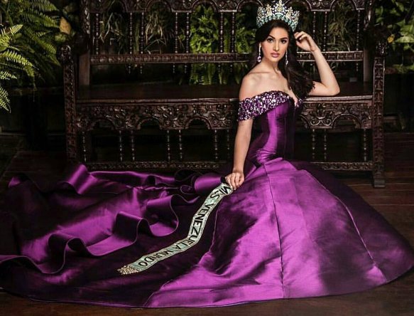 FansGabiiiGraf's tweet photo. 😍👑👠 ¡Vamos @MWVenezuela! Por la séptima! #MissWorld2016 https://t.co/YXpbw5aEvo