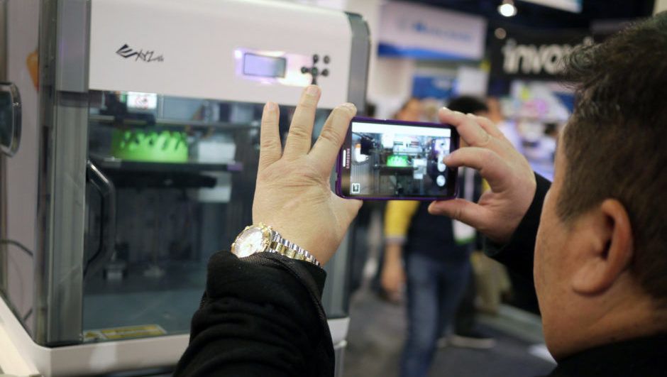 How 3D Printing Will Change The Business World buff.ly/2fO14E1 <a href="/TechCoHQ/">Tech.co</a> #3Dprinting