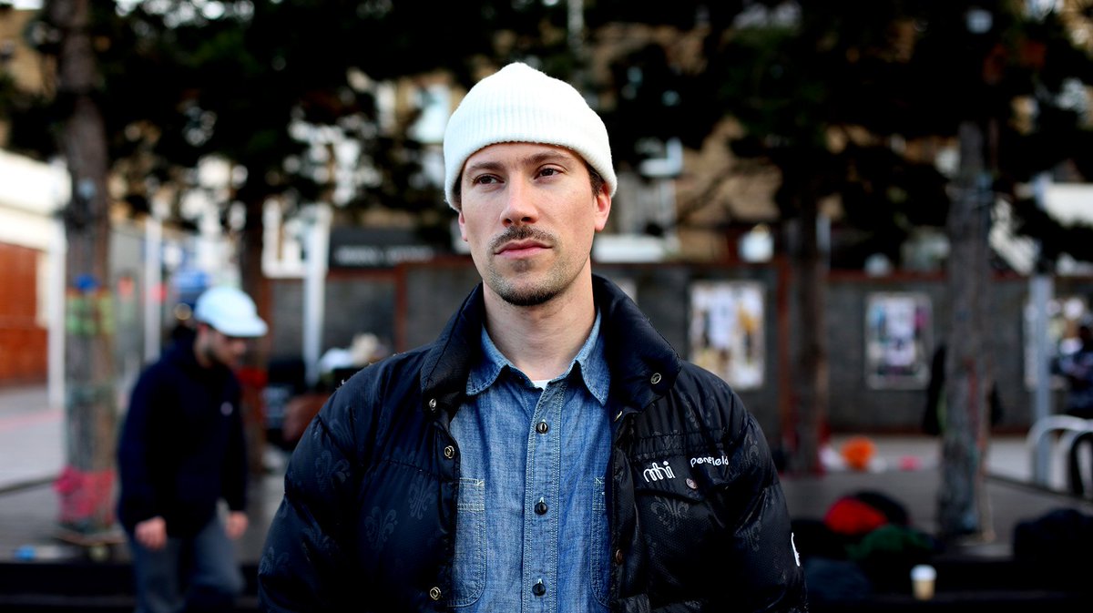 .<a href="/AlexanderNut/">Alexander Nut</a> live now until 10pm w/<a href="/FlyByNightMusic/">FBNM</a> at nts.live/1