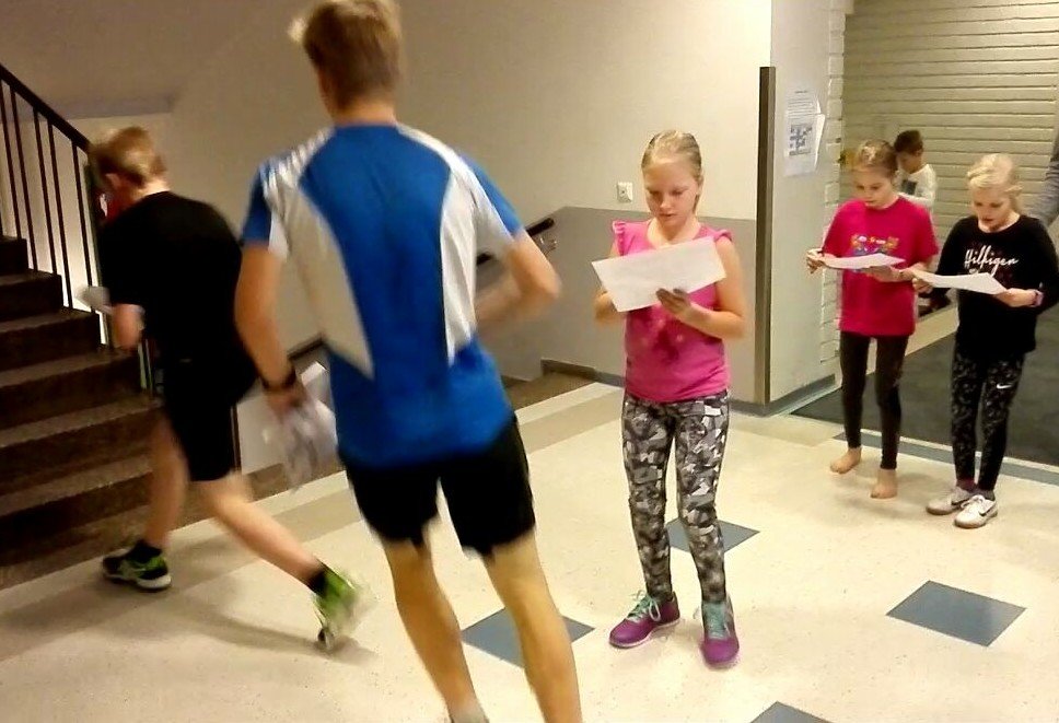 #Sisäsuunnistus ja #ketteryysrata olivat sopivaa toimintaa ennen illan palkintojen jakoa. #suunnistus