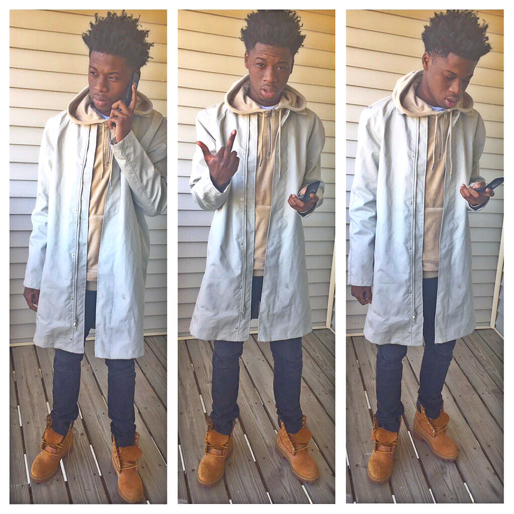 1mrwongg's tweet image. Reporting 📰live 📍from  pole Wea its cold ❄️ if you ain't from the pole Wea it's cold 🌬 don't come down here here 🙅🏾‍♂️🔥💰💼#longlivetony