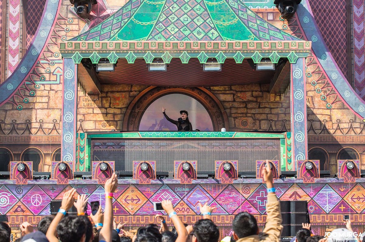 djmarianabo's tweet photo. Dream with your eyes open 🙌 @daydream_mx
Shoot: José Manuel Murga #Maindream #Mainstage #MarianaBO #Epic #TeamBO #Daydream2016 #Music #Life https://t.co/u8LTd3A5Gp