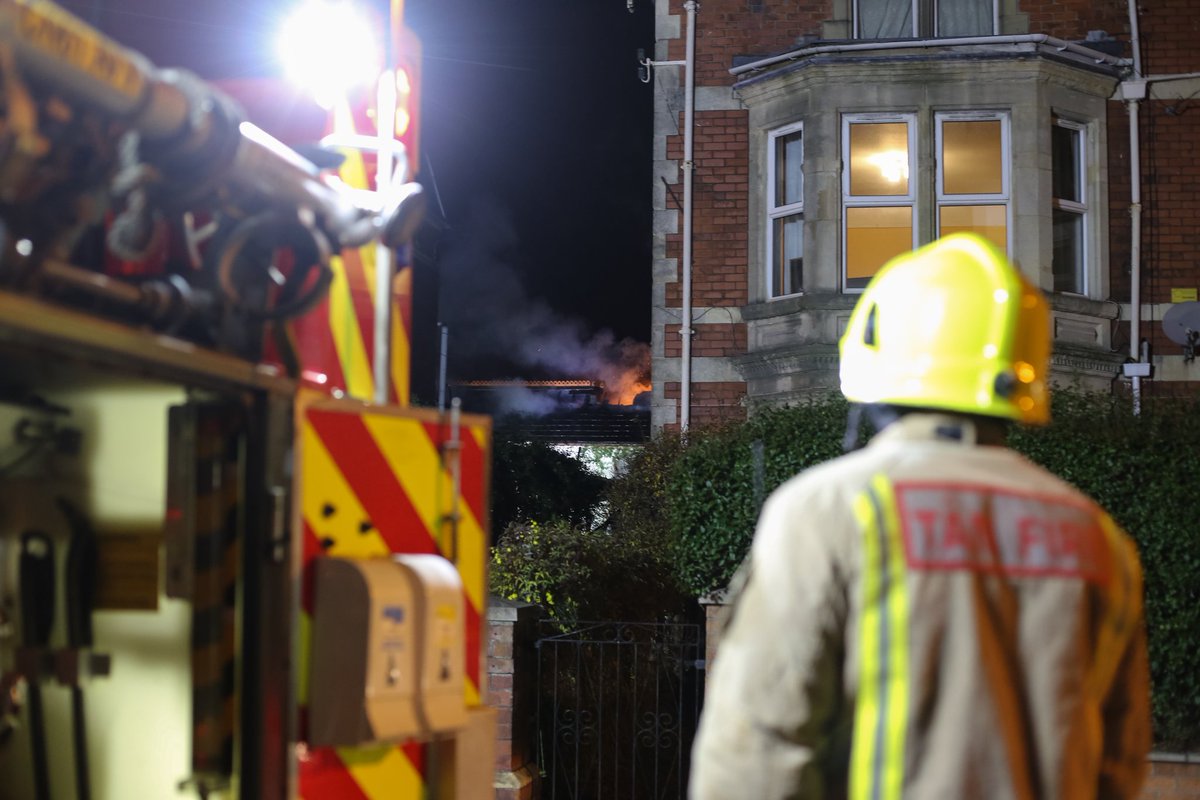 Crews tackling fire on Caerleon road #newport #live