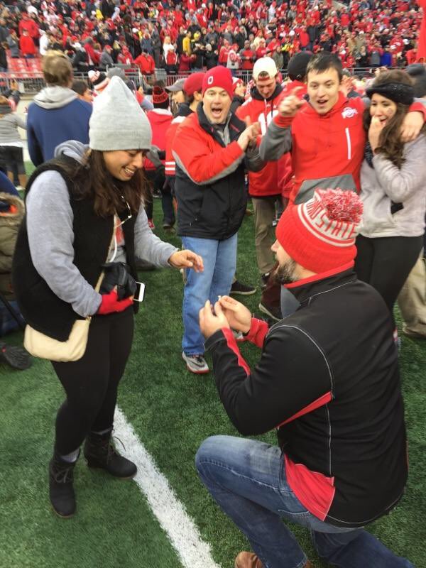 jacqwall's tweet photo. @OhioStAthletics @OhioStateFB where can I find the 360 cam from the field? 🎉💍 thanks strangers for taking pics! https://t.co/M7QGSE3OkE