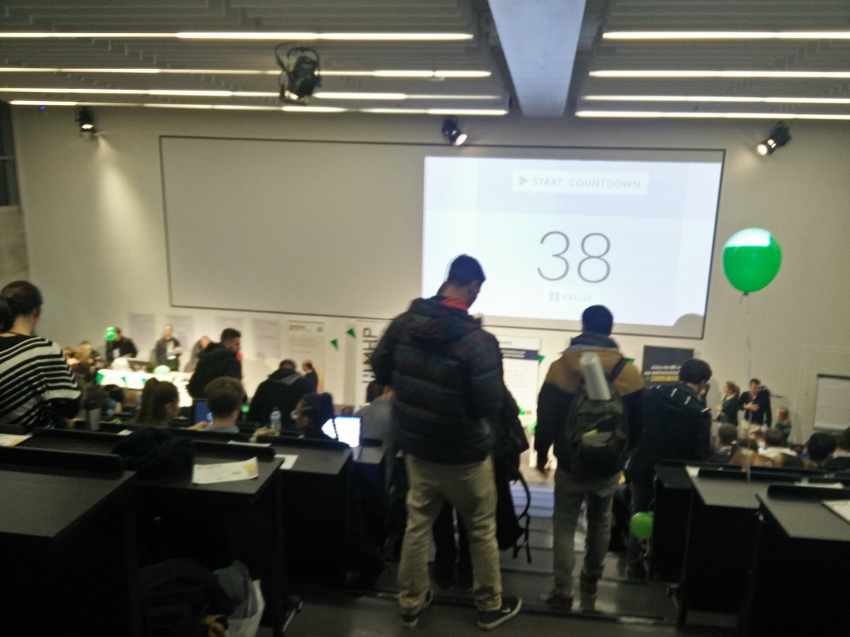 theobtl's tweet photo. Gleich geht's los mit #OptimisedDecisions auf dem #sws16! 
#pitching #StartupWeekend #swstgt https://t.co/ODEtCuSQNH