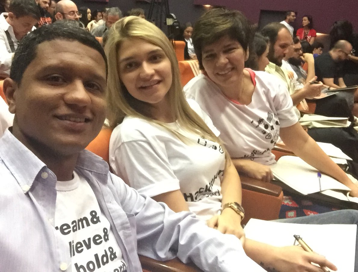 AnaCFigueiredo's tweet photo. Aguardando o julgamento dos desafios #HackathonEmSaúde. Equipe da IBM julgadora. #ibmcitizenla https://t.co/E36pVwC3hF