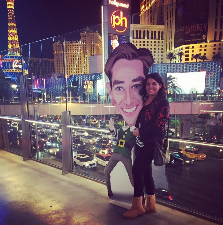 AudgeFitzHagan's tweet photo. It's 21ยฐC during the day, but drops to 5ยฐC at night on the #LasVegasStrip โ๏ธ #ChillyElf #RyanElfOnTour #Vegas #LateLateToyShow #ToyShowSnap https://t.co/Y8kwgorfPD
