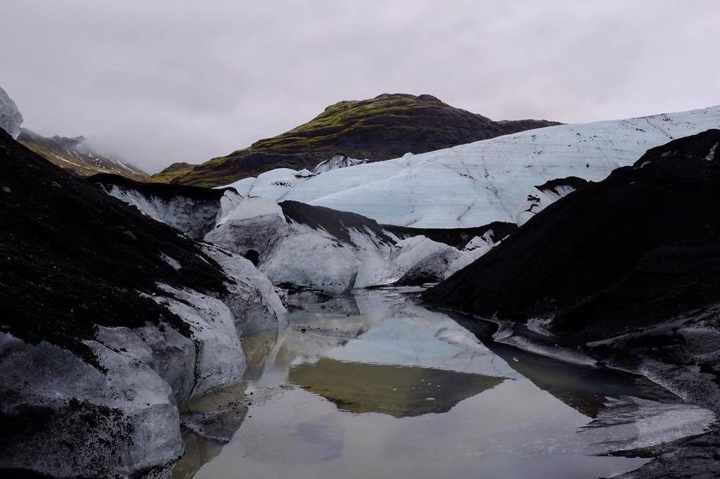 ashleedsmith's tweet photo. The Sólheimajökull Glacier
.
.
.
.
.
.
.
#adventure #icelandair #wheniniceland #igers_icel… https://t.co/xW58X8QU9l) https://t.co/MnkBzDTr6K