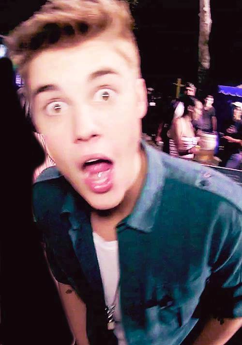 windaaaaa15's tweet photo. MY FAVORITE PIC LOL #MTVStarsJustinBieber https://t.co/EX8intlpgp