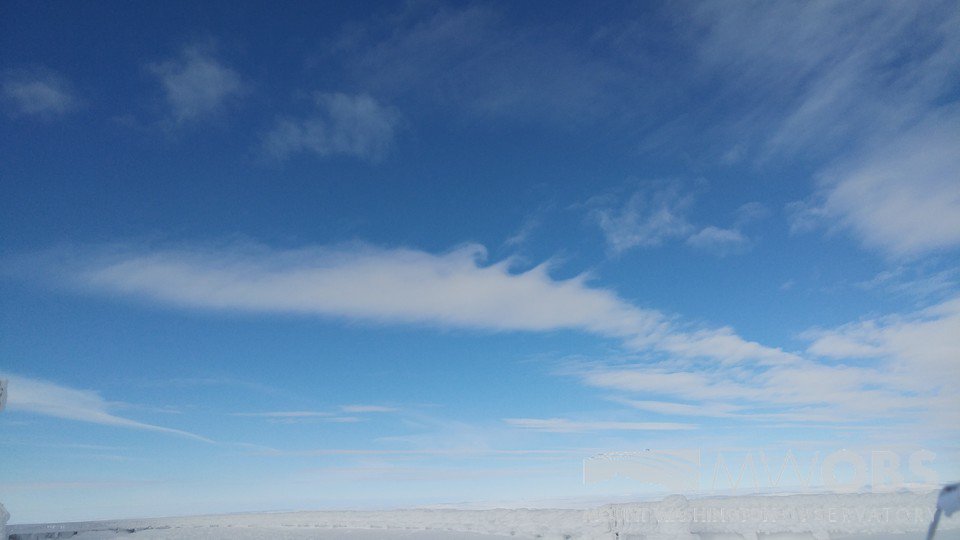MWObs's tweet photo. Kelvin Helmholtz waves that formed over the summit during the last weather observation! #KHwaves #mountwashington #clouds #neat https://t.co/71V5PGeTZS