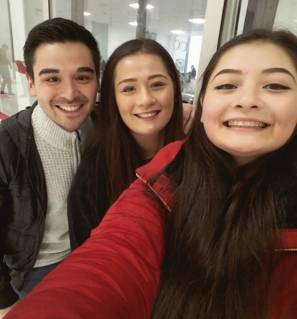 leahchan94's tweet photo. Family selfie!!😝 https://t.co/V9McnsqeNV