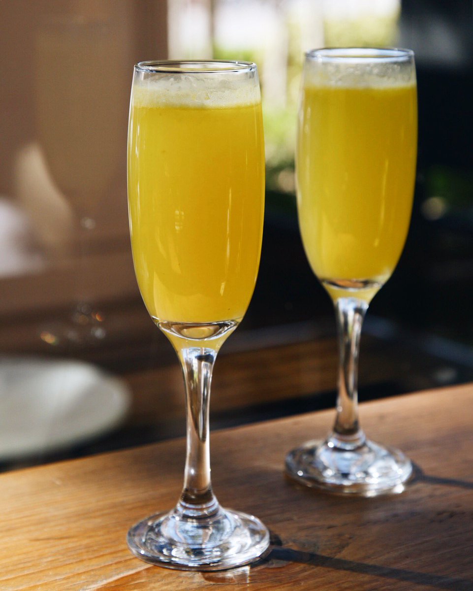 Weekend #Brunch with our $15 #BottomlessMimosas until 2PM! 😋🍾