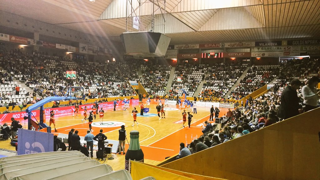 daniplanasv's tweet photo. Tot a punt per animar l'@unigirona a #fontajau #somHiUni #LF #aperelles https://t.co/Vl3D6GJhgE