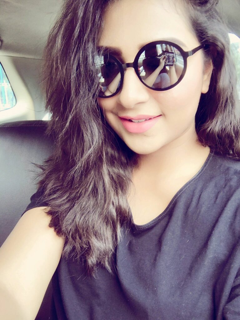 Senamrita5's tweet photo. My favorite queens @subhashreesotwe @srabantismile 😍 😍 they r d best @EskayMovies @iamrajchoco @GRASSROOTENT https://t.co/FYLIXg0eik