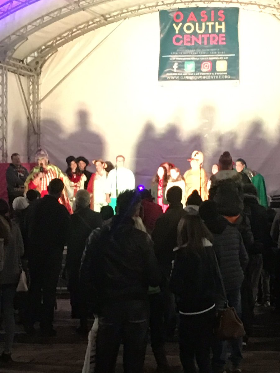 NithsdalePolice's tweet photo. Crowds are now gathering at #midsteeple for #Dumfries #christmas light switch on. @NithsdalePolice will see you there! π https://t.co/H8c3OMzHs2