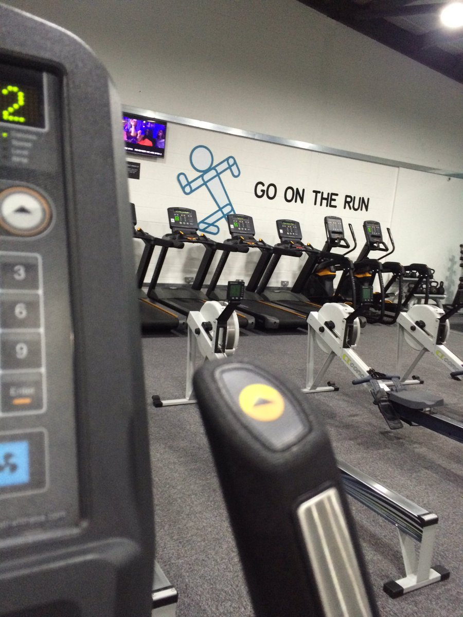 10K_Running's tweet photo. Running at the gym is also a fun way to train and exercise! #run10k #myrun https://t.co/qGCrxtir2E