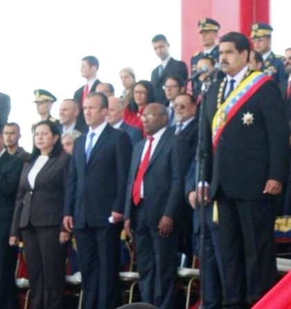 gestionperfecta's tweet photo. Junto al pdte. @NicolasMaduro rendimos honor a los valientes aviadores de nuestra Fuerza Armada Nacional Bolivariana #96AviacionEsRevolucion https://t.co/W70xAP1XJ9